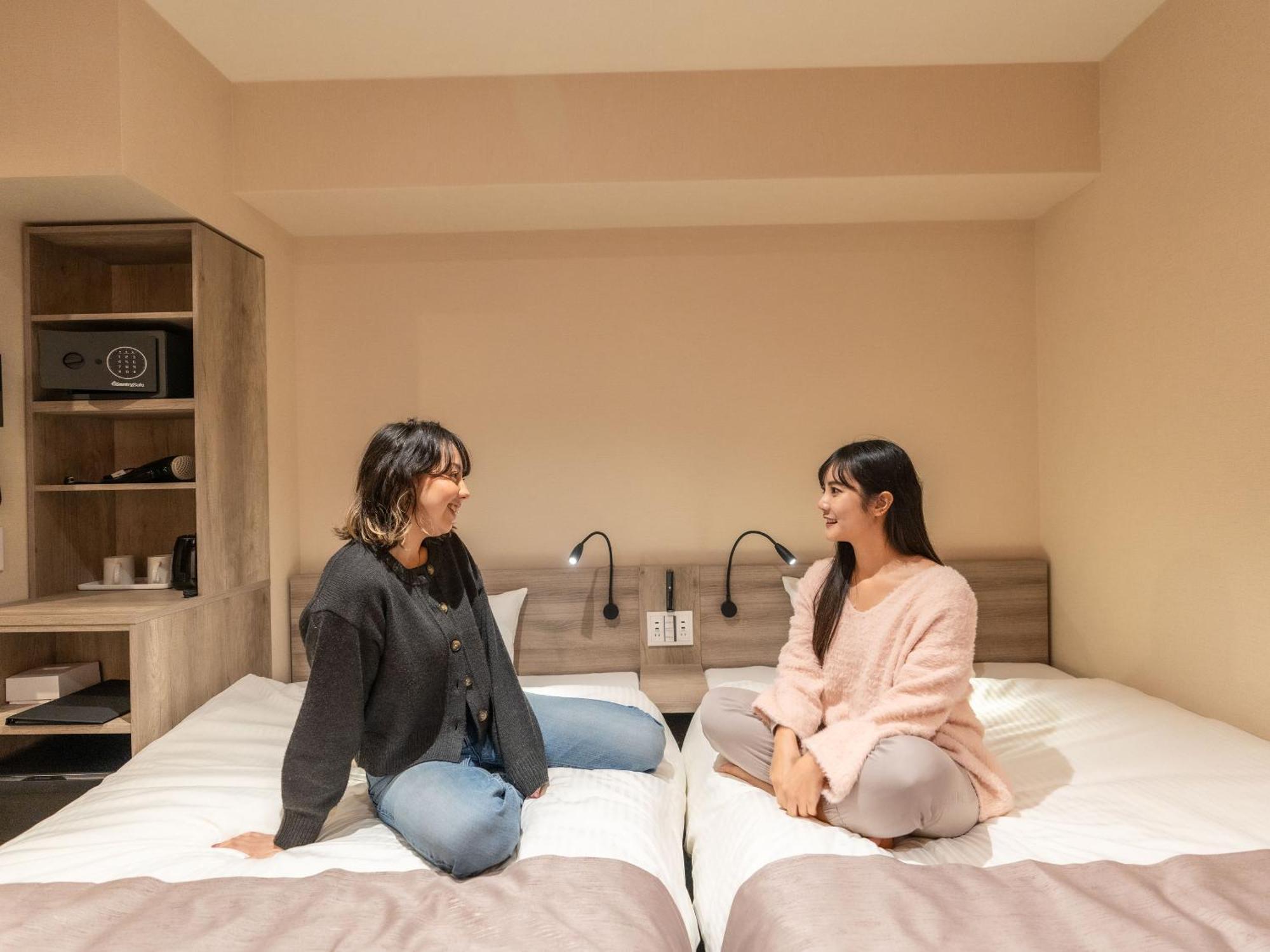 Hotel Sanrriott Shinsaibashi Осака Екстер'єр фото